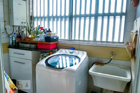 Apartamento à venda com 75m², 3 quartos e sem vagaÁrea de serviço