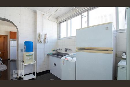 Apartamento à venda com 260m², 3 quartos e 1 vagaÁrea de Serviço