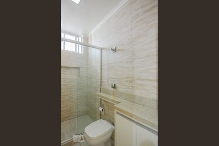 Banheiro de apartamento à venda com 2 quartos, 64m² em Centro Histórico, Porto Alegre