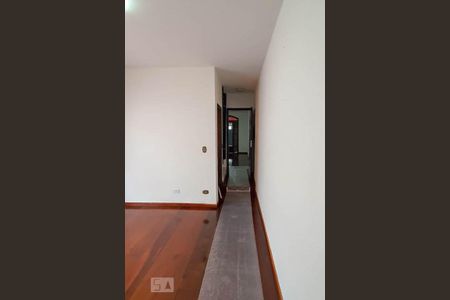 Corredor de casa para alugar com 3 quartos, 161m² em Vila Yara, Osasco