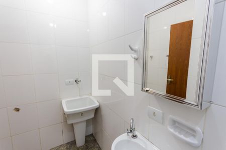 Banheiro e Área de Serviço de kitnet/studio para alugar com 1 quarto, 20m² em Vila São Pedro, Santo André