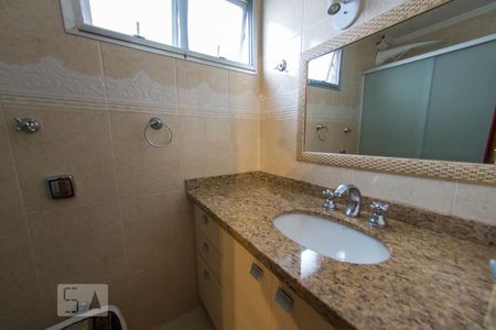 Apartamento para alugar com 124m², 3 quartos e 1 vaga Apartamento para alugar com 124m², 3 quartos e 1 vagaBanheiro Corredor