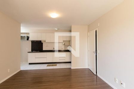 Sala de apartamento para alugar com 3 quartos, 73m² em Campo Comprido, Curitiba