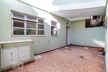 Casa para alugar com 152m², 3 quartos e sem vagaQuintal
