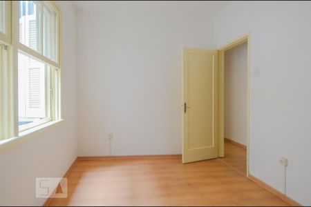 Quarto 1 de apartamento para alugar com 3 quartos, 87m² em Santana, Porto Alegre