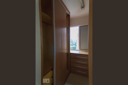 Apartamento para alugar com 70m², 3 quartos e 1 vagaCloset do quarto