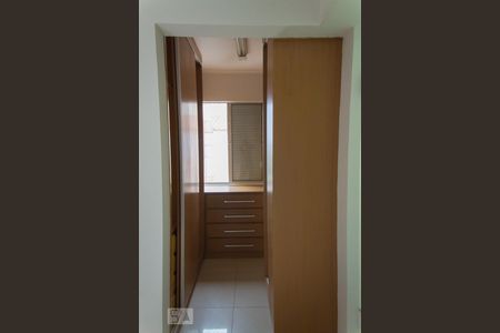 Apartamento para alugar com 70m², 3 quartos e 1 vagaCloset do quarto