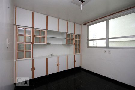 Apartamento à venda com 210m², 4 quartos e 2 vagasCopa