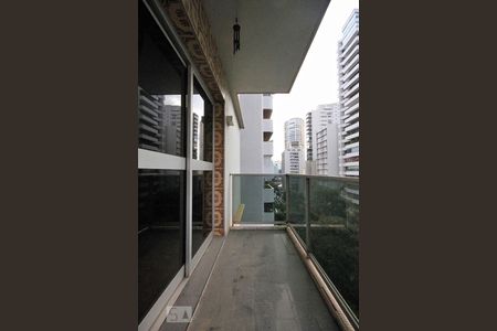 Apartamento à venda com 210m², 4 quartos e 2 vagasVaranda