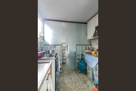 Apartamento à venda com 60m², 2 quartos e sem vaga Apartamento à venda com 60m², 2 quartos e sem vagaCozinha - Divisória de vidro