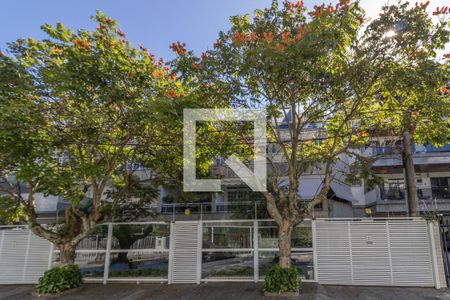 Apartamento à venda com 205m², 4 quartos e 2 vagasFachada