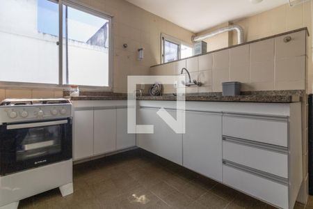 Apartamento à venda com 205m², 4 quartos e 2 vagasCozinha