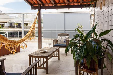 Apartamento à venda com 205m², 4 quartos e 2 vagasCobertura