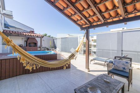 Apartamento à venda com 205m², 4 quartos e 2 vagasCobertura