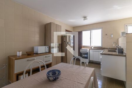 Apartamento à venda com 205m², 4 quartos e 2 vagasCozinha