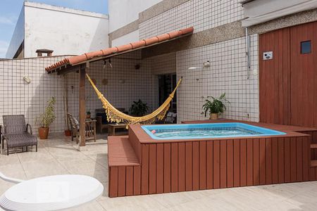 Apartamento à venda com 205m², 4 quartos e 2 vagasCobertura (Piscina)