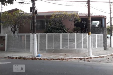 Casa à venda com 180m², 3 quartos e 3 vagasFachada