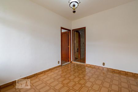 Sala de casa de condomínio para alugar com 2 quartos, 90m² em Taquara, Rio de Janeiro