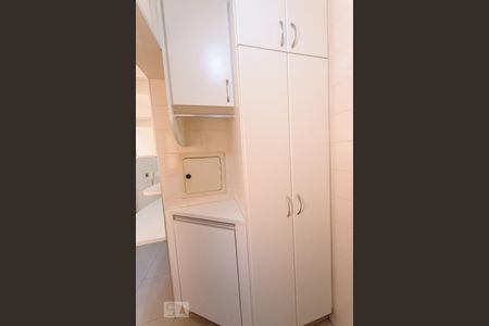 Apartamento à venda com 107m², 3 quartos e 1 vagaÁrea de Serviço - Armário