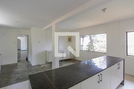 Casa de condomínio à venda com 486m², 5 quartos e 2 vagas Casa de condomínio à venda com 486m², 5 quartos e 2 vagasCozinha