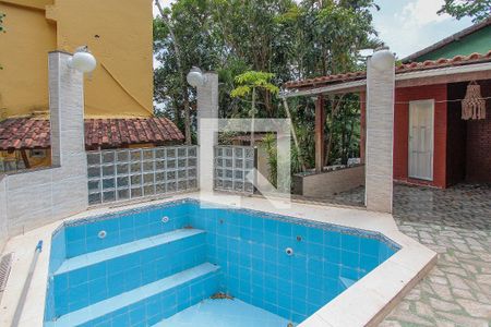 Casa de condomínio à venda com 486m², 5 quartos e 2 vagas Casa de condomínio à venda com 486m², 5 quartos e 2 vagasPiscina