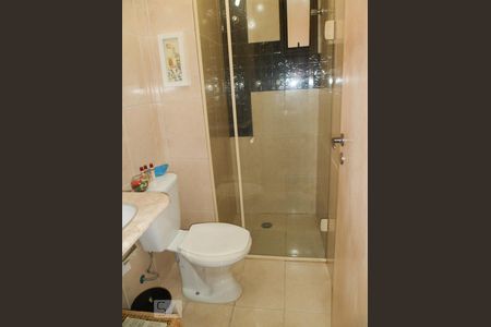 Banheiro  de apartamento à venda com 3 quartos, 67m² em Vila Esperança, São Paulo