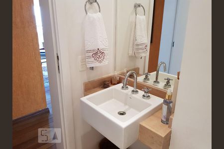 Apartamento para alugar com 250m², 3 quartos e 4 vagasLavabo