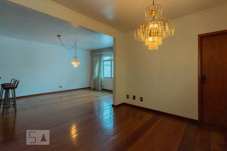 Sala de casa para alugar com 3 quartos, 230m² em Jardim Umuarama, São Paulo