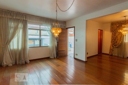 Sala de casa para alugar com 3 quartos, 230m² em Jardim Umuarama, São Paulo