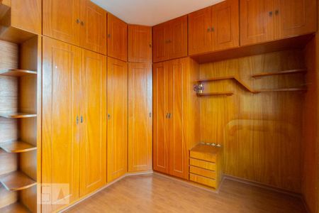 Quarto 2 de casa para alugar com 3 quartos, 230m² em Jardim Umuarama, São Paulo