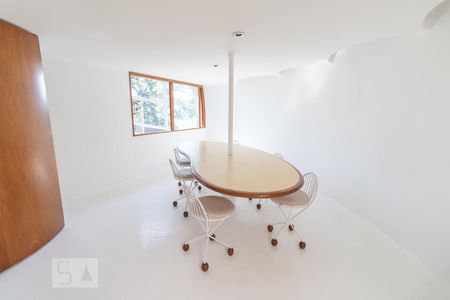 Casa à venda com 400m², 3 quartos e 4 vagas Casa à venda com 400m², 3 quartos e 4 vagasSala de Jantar