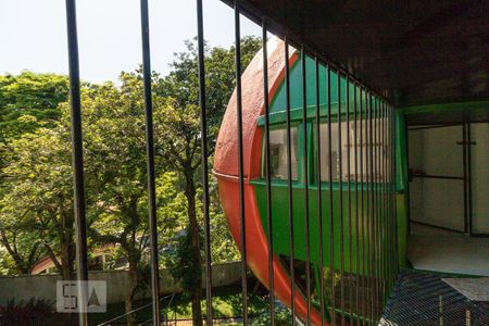 Casa à venda com 400m², 3 quartos e 4 vagas Casa à venda com 400m², 3 quartos e 4 vagasVsta Área de Serviço