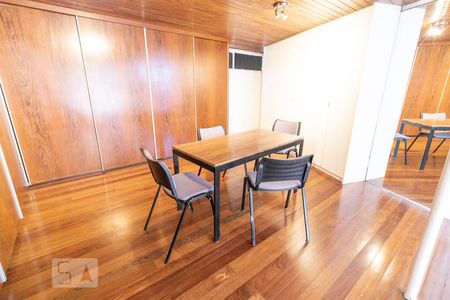 Casa à venda com 400m², 3 quartos e 4 vagas Casa à venda com 400m², 3 quartos e 4 vagasCloset da suíte 3