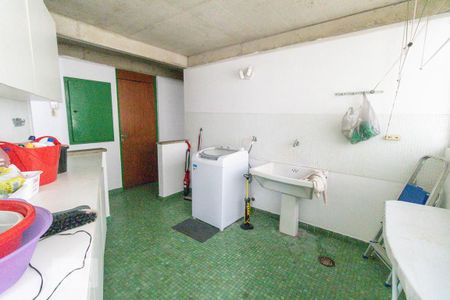 Casa à venda com 400m², 3 quartos e 4 vagas Casa à venda com 400m², 3 quartos e 4 vagasÁrea de Serviço