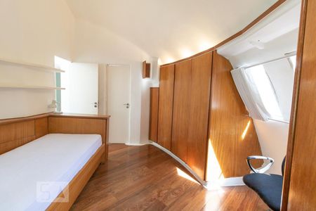 Casa à venda com 400m², 3 quartos e 4 vagas Casa à venda com 400m², 3 quartos e 4 vagasSuíte 1