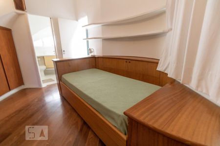 Casa à venda com 400m², 3 quartos e 4 vagas Casa à venda com 400m², 3 quartos e 4 vagasSuíte 2