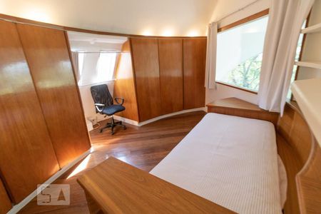 Casa à venda com 400m², 3 quartos e 4 vagas Casa à venda com 400m², 3 quartos e 4 vagasSuíte 1