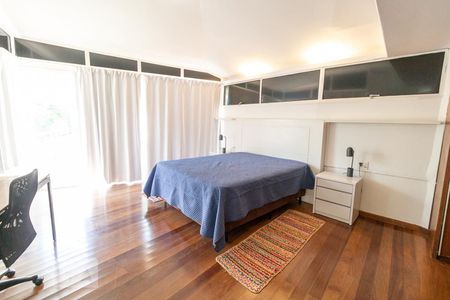 Casa à venda com 400m², 3 quartos e 4 vagas Casa à venda com 400m², 3 quartos e 4 vagasSuíte 3