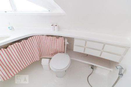 Casa à venda com 400m², 3 quartos e 4 vagas Casa à venda com 400m², 3 quartos e 4 vagasBanheiro da Suíte 1