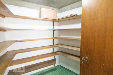 Casa à venda com 400m², 3 quartos e 4 vagas Casa à venda com 400m², 3 quartos e 4 vagasDespensa