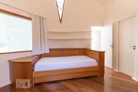 Casa à venda com 400m², 3 quartos e 4 vagas Casa à venda com 400m², 3 quartos e 4 vagasSuíte 1