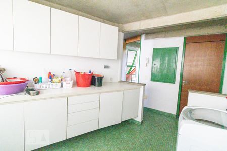 Casa à venda com 400m², 3 quartos e 4 vagas Casa à venda com 400m², 3 quartos e 4 vagasÁrea de Serviço