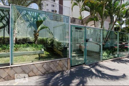 Apartamento à venda com 52m², 2 quartos e 1 vaga Apartamento à venda com 52m², 2 quartos e 1 vagaFachada