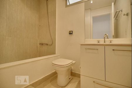 Banheiro de apartamento para alugar com 3 quartos, 240m² em Alto da Lapa, São Paulo