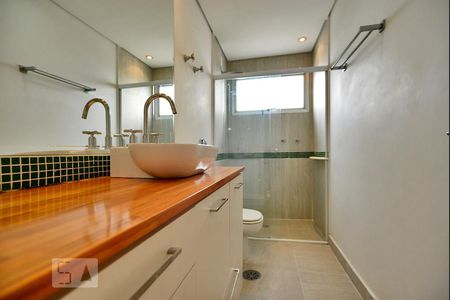 Banheiro da Suíte de apartamento para alugar com 3 quartos, 240m² em Alto da Lapa, São Paulo