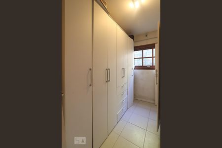 Casa de condomínio à venda com 500m², 8 quartos e 4 vagas Casa de condomínio à venda com 500m², 8 quartos e 4 vagasQuarto de Serviço