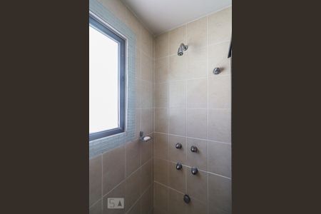 Casa de condomínio à venda com 500m², 8 quartos e 4 vagas Casa de condomínio à venda com 500m², 8 quartos e 4 vagasBanheiro da Suíte 2