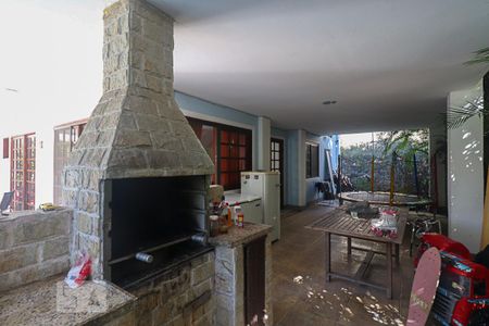Casa de condomínio à venda com 500m², 8 quartos e 4 vagas Casa de condomínio à venda com 500m², 8 quartos e 4 vagasÁrea Externa - Churrasqueira