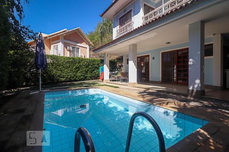 Casa de condomínio à venda com 500m², 8 quartos e 4 vagas Casa de condomínio à venda com 500m², 8 quartos e 4 vagasÁrea Externa - Piscina