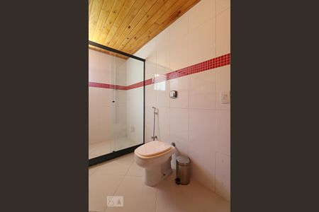 Casa de condomínio à venda com 500m², 8 quartos e 4 vagas Casa de condomínio à venda com 500m², 8 quartos e 4 vagasBanheiro Suíte Canadense 1 e 2